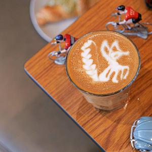 20% off your entire bill at Cafe Peloton